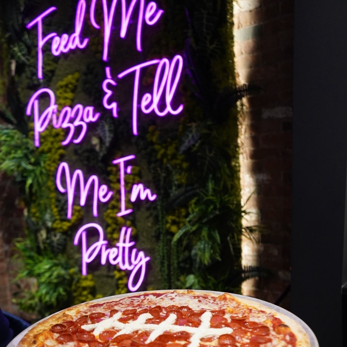 Pink Custom Neon® pizzeria quote sign @homedit603