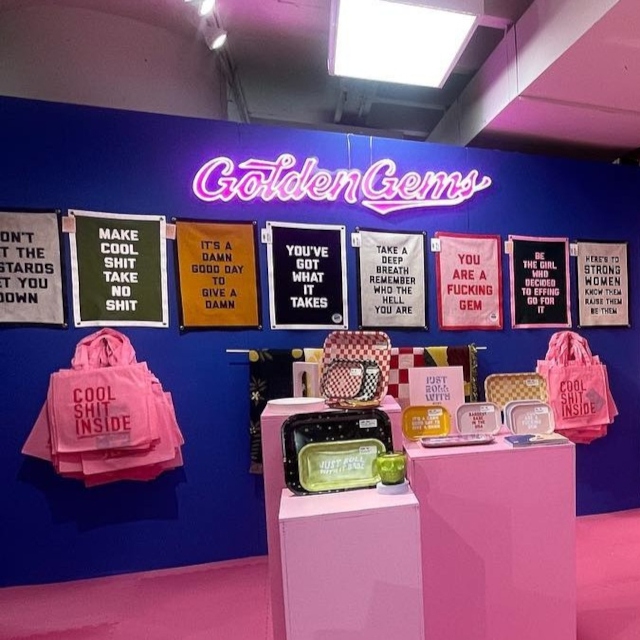 Custom Neon® St Louis tradeshow sign @goldengemsshop