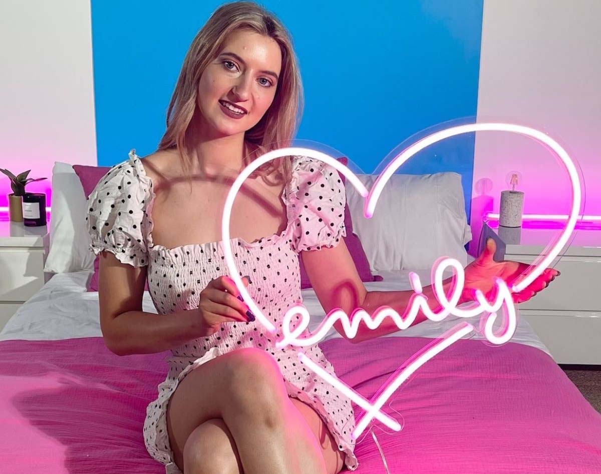 Custom Neon® customisable heart in the Love Island font