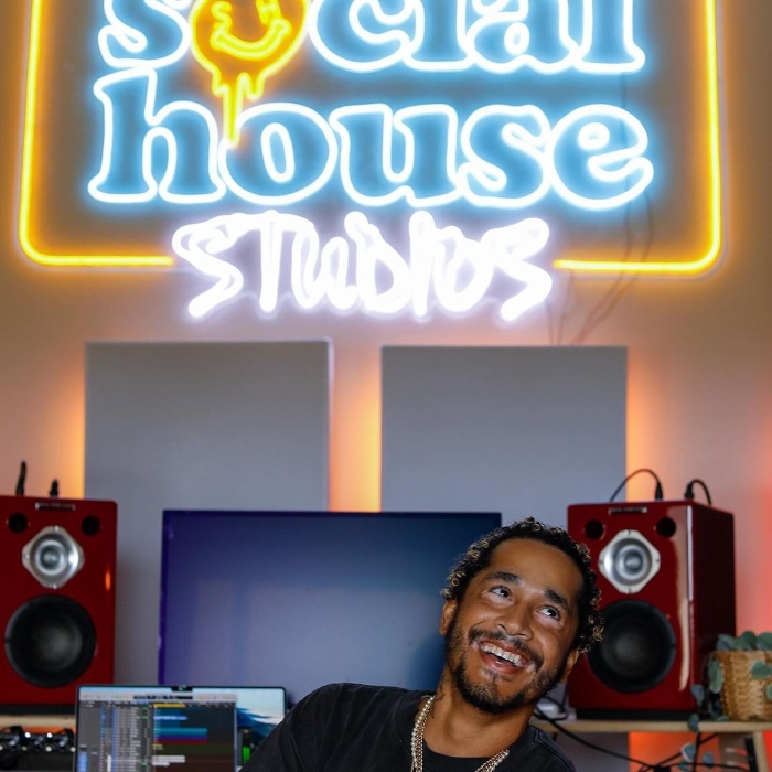 Custom Neon® Pittsburgh recording studio sign by Custom Neon® @socialhousestudios