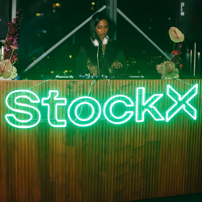 @7thsense00 logo signs at the @ise_show tradeshow made by Custom Neon®