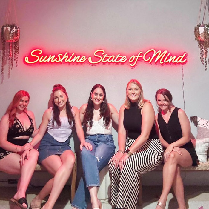 Red Custom Neon® Sunshine State of Mind Airbnb Selfie Sign @stayathollyhouse