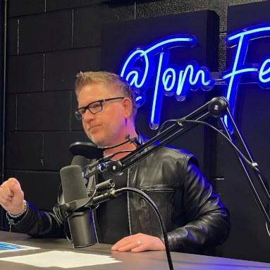 Custom Neon® social media handle sign @tomferry